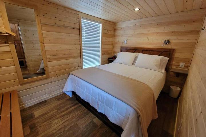 079 Tiny Home nr Grand Canyon South Rim Sleeps 8