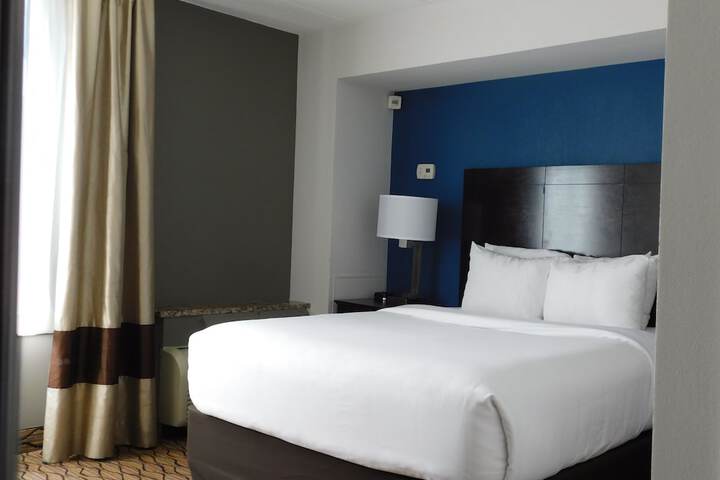 Room 14 of 33