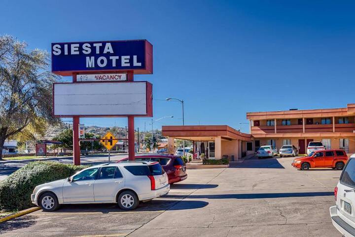 SIESTA MOTEL