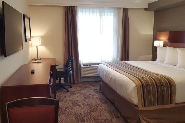 Room 25 of 47