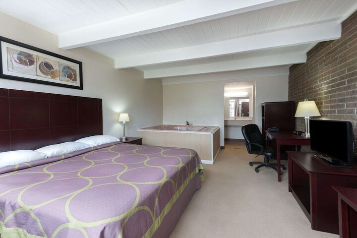 Room 8 of 22