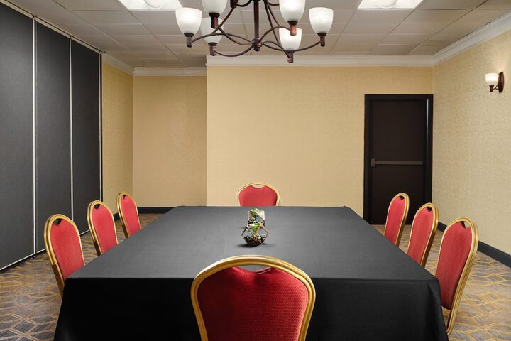 Holiday Inn Hotel & Suites Boston - Peabody by IHG