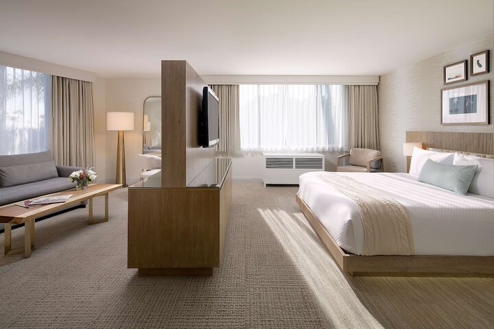 Belamar Hotel Manhattan Beach Tapestry Collection by Hilton