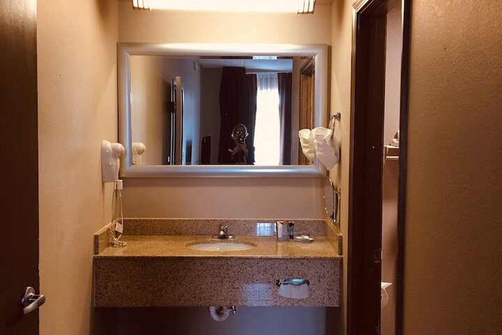 Room 39 of 48