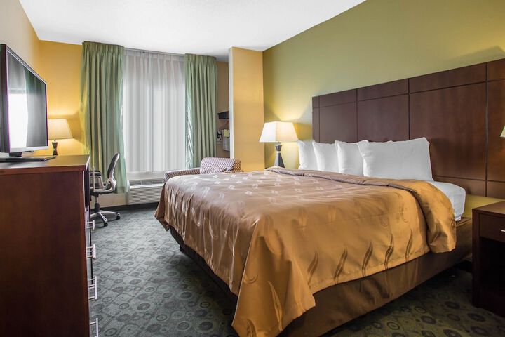 Quality Inn & Suites Bloomington I-55 and I-74