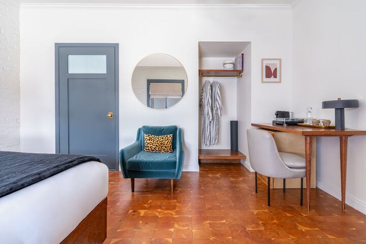 Room 28 of 52