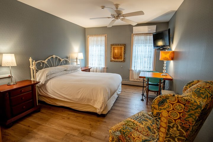 Room 32 of 146