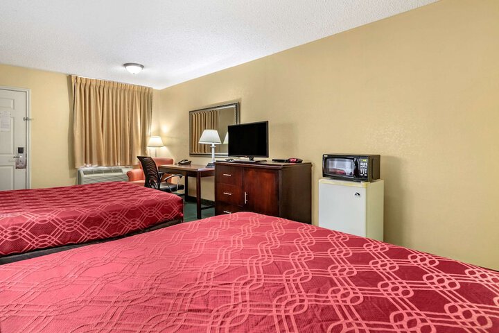 Room 6 of 23