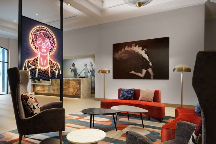 Hotel Interior 11 of 40