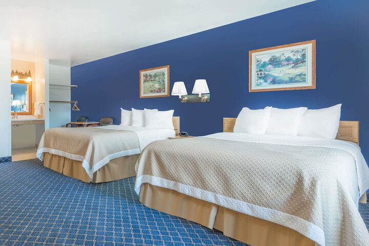 Room 15 of 28