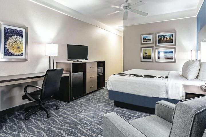 Room 35 of 46