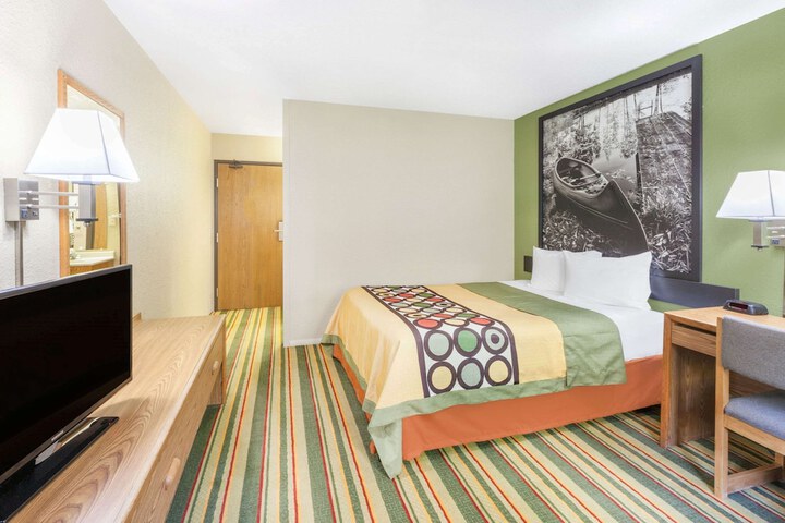 Room 7 of 24