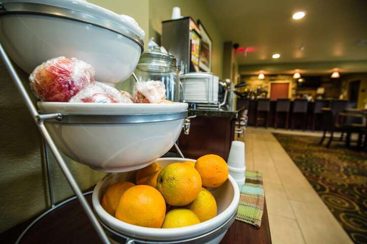Cobblestone Inn & Suites - Winterset IA