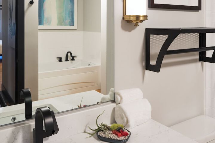 Room 44 of 62