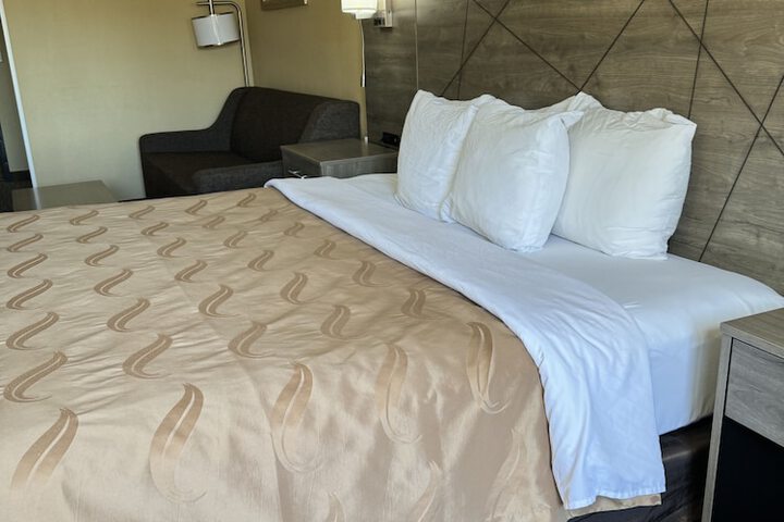 Room 32 of 44