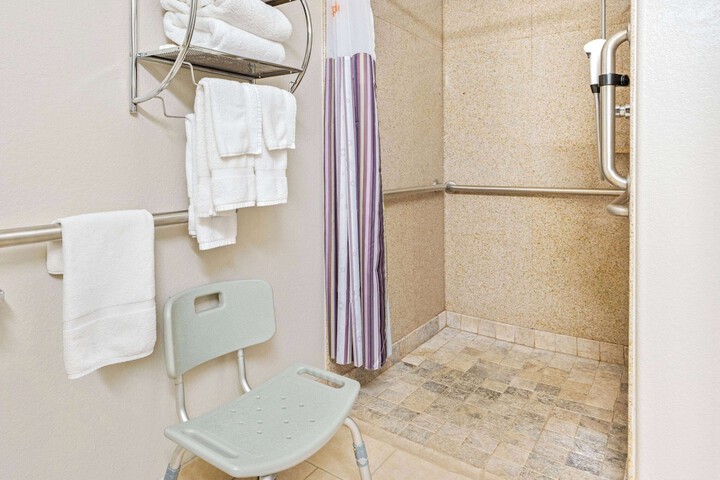La Quinta Inn & Suites by Wyndham Ada