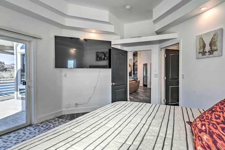 Spacious Parker House on the Colorado River!