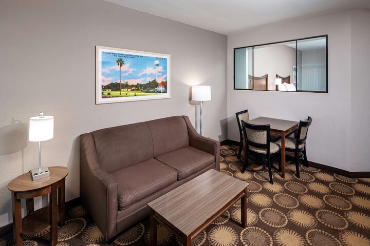 Room 18 of 47