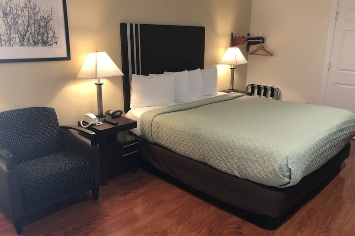 Room 33 of 54