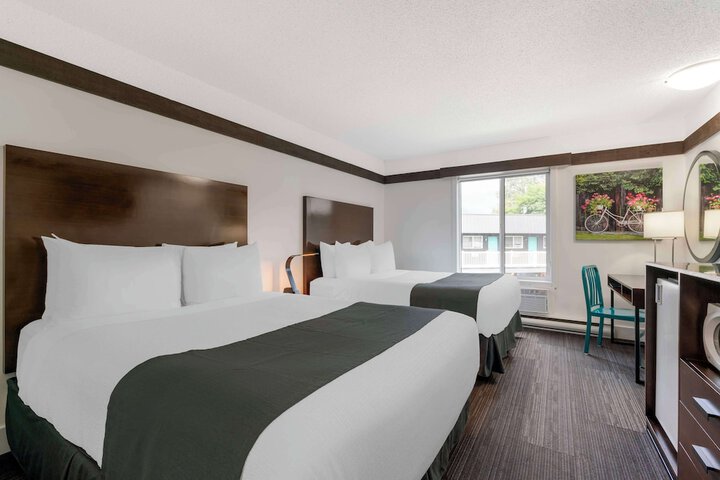 Room 33 of 46