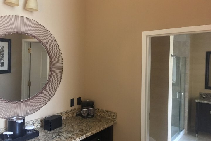 Room 17 of 53