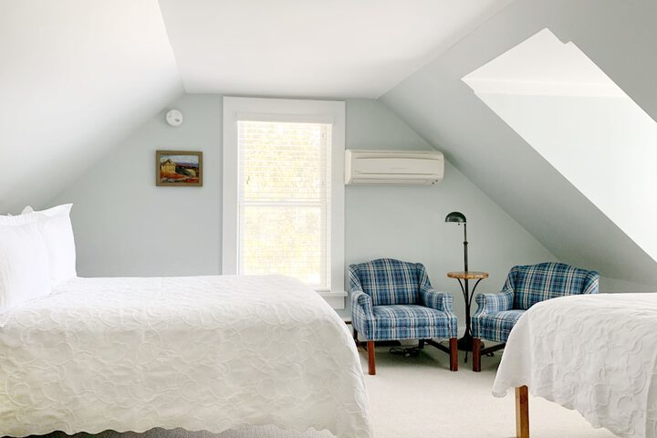 Room 40 of 48