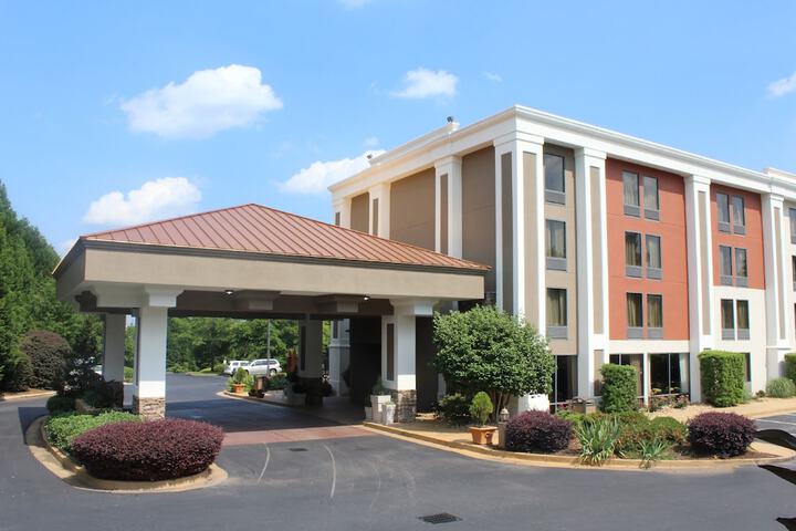 Holiday Inn Express Forsyth by IHG