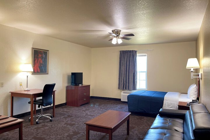 Candlelight Inn & Suites Hwy 69 near McAlester