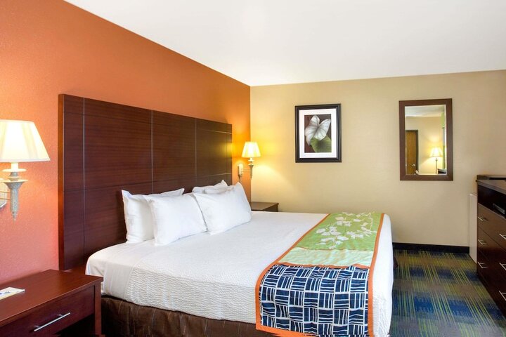 Room 13 of 15