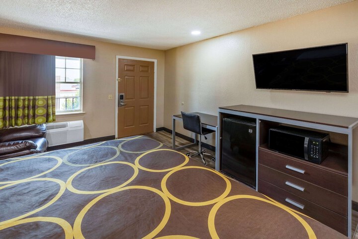Room 16 of 29