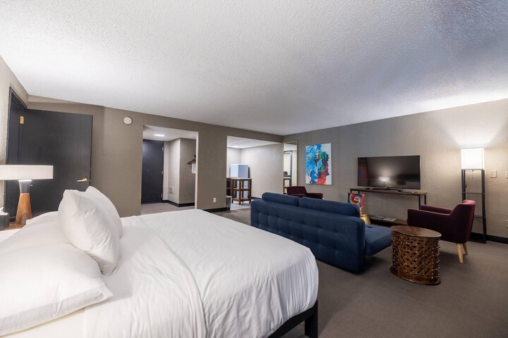 The Highlander Hotel Iowa City an Ascend Collection Hotel