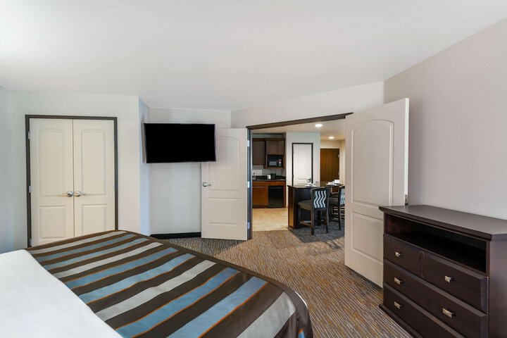 Room 18 of 36