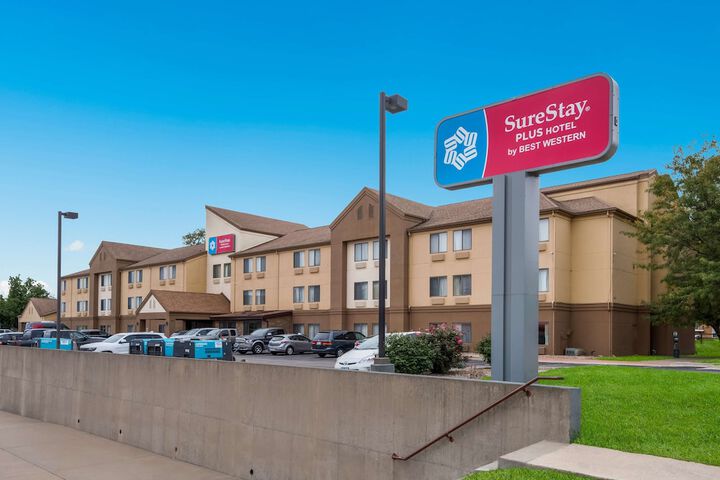 Hotel 2 of 43