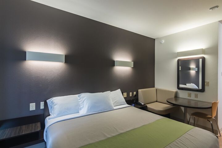 Room 19 of 32