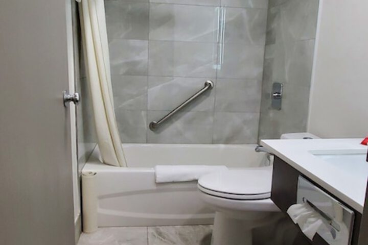 Room 15 of 40
