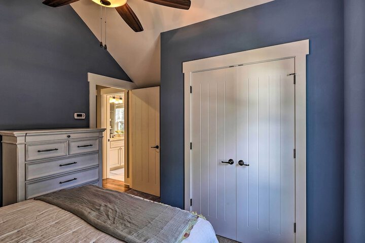 Cozy Southern Pines Retreat 1 Mi to Downtown!