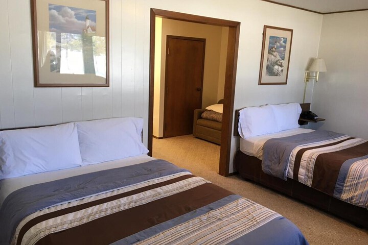 Coho Motel and Suites