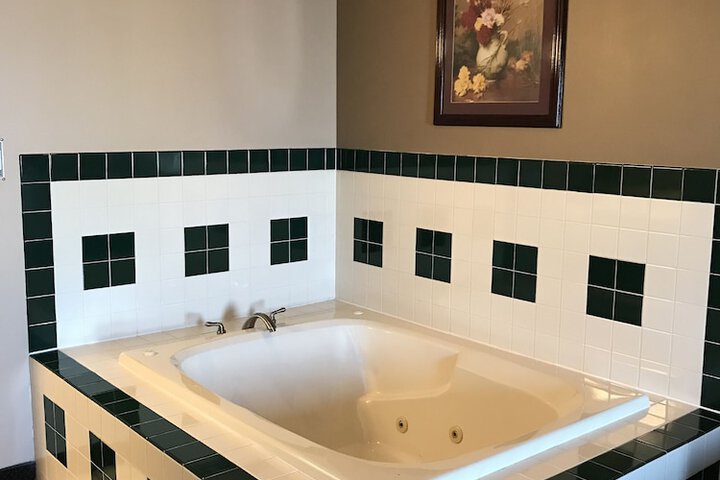 Hot Tub 30 of 30