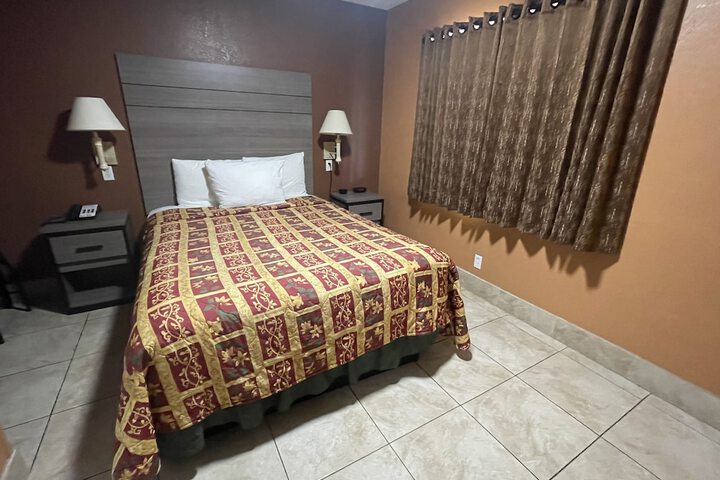 New Corral Motel