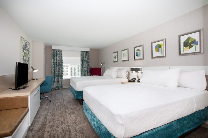 Room 32 of 68