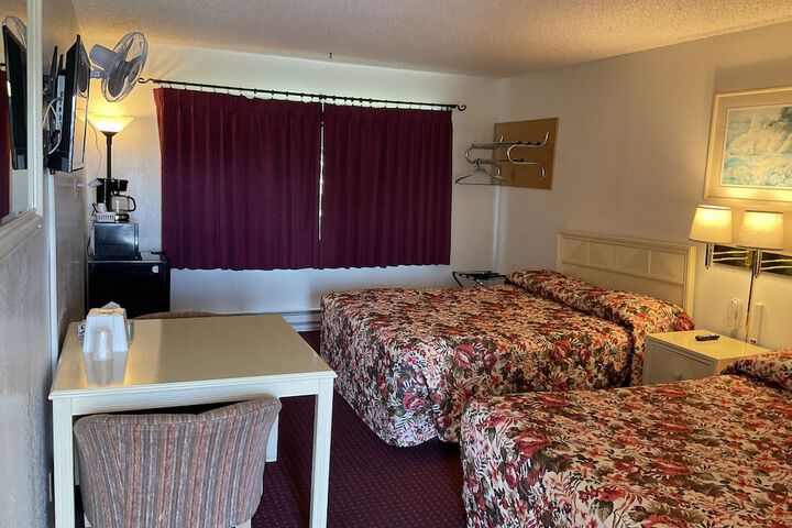 Front Street Inn