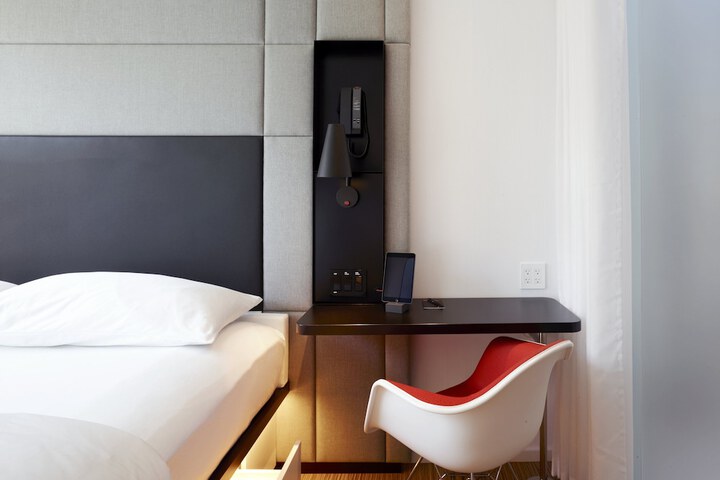 Room 17 of 31