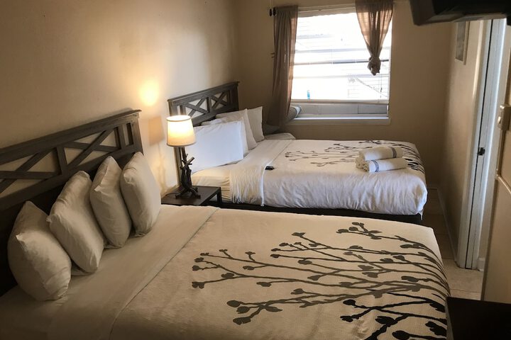 Schooner Hotel