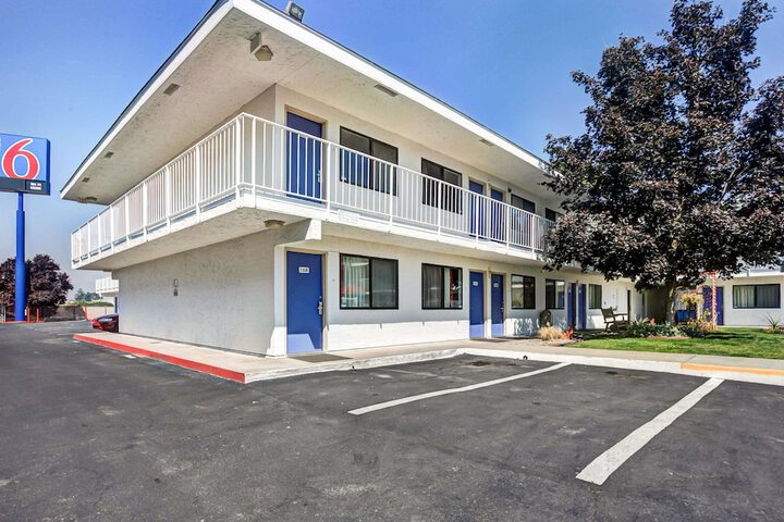 Motel 6 Medford OR