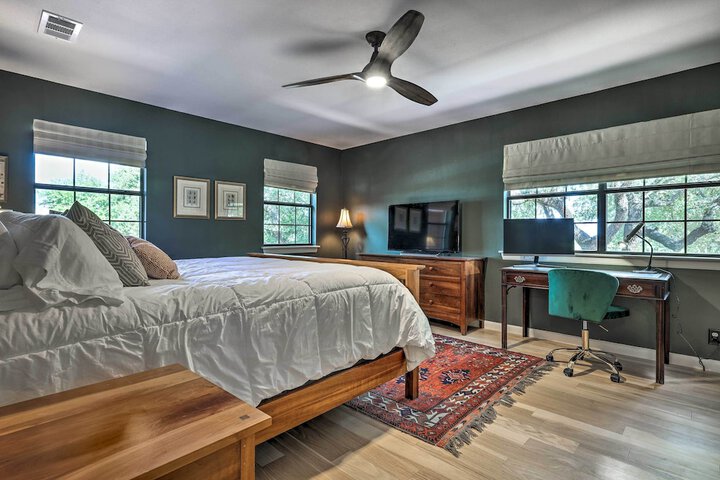 Dripping Springs Cabin w / Pool Hill Country Views