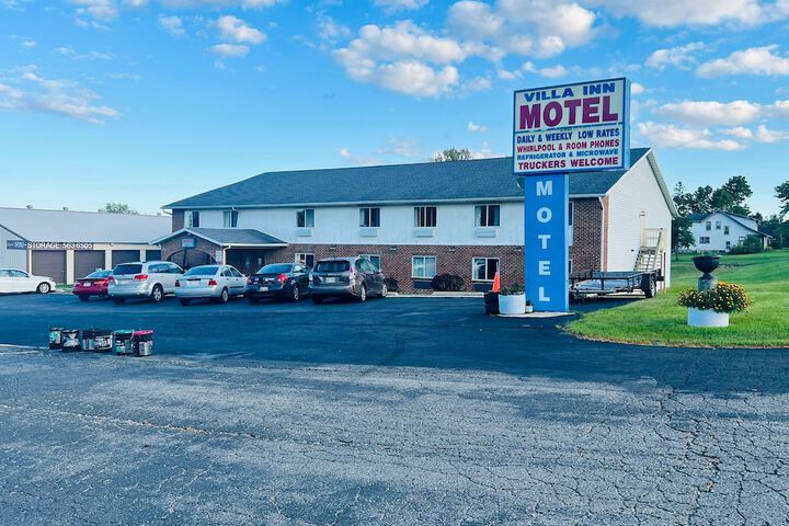 Villa Inn Motel Near Hwy 12 WI Capital O