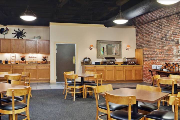 Hawthorn Extended Stay by Wyndham Rome