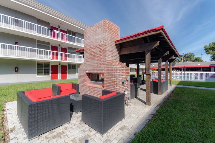 Hotel Exterior 49 of 49