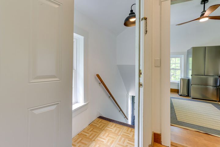 Quaint Goshen Apartment w / Patio!