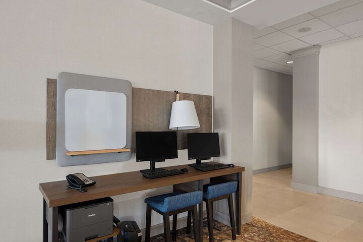 Hilton Garden Inn Omaha East / Council Bluffs